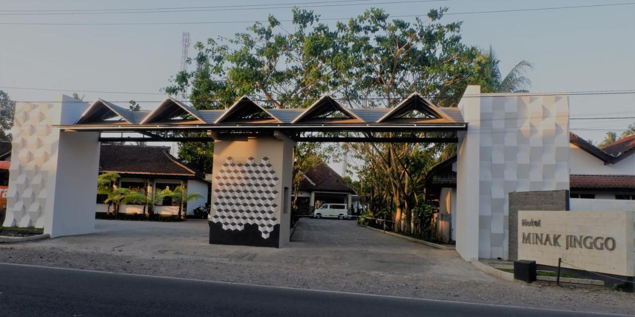 Minak Jinggo Hotel Banyuwangi  Bagian luar foto